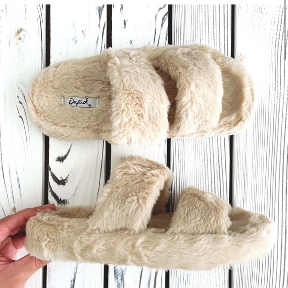Qupid Shoes - Fuzzy Slippers